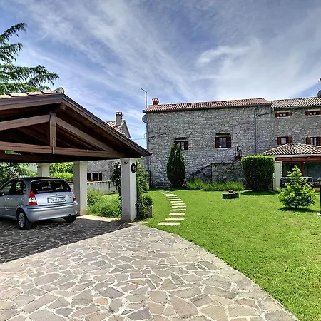 Orbanici Holiday home *